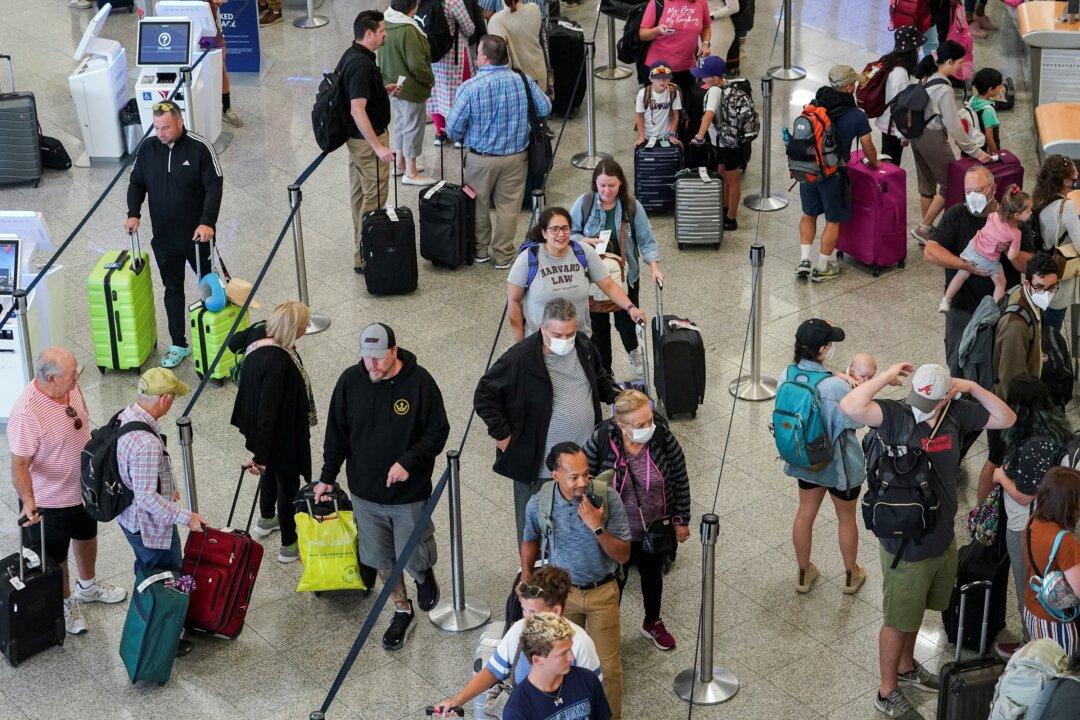 US Screened 2.49 Million Air Passengers Sunday, Highest Since Early 2020