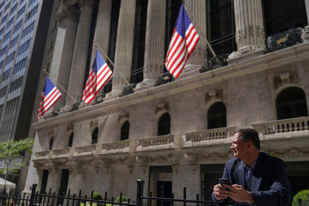 Stock Market Today: Wall Street Rises Ahead of Updates on US Shoppers