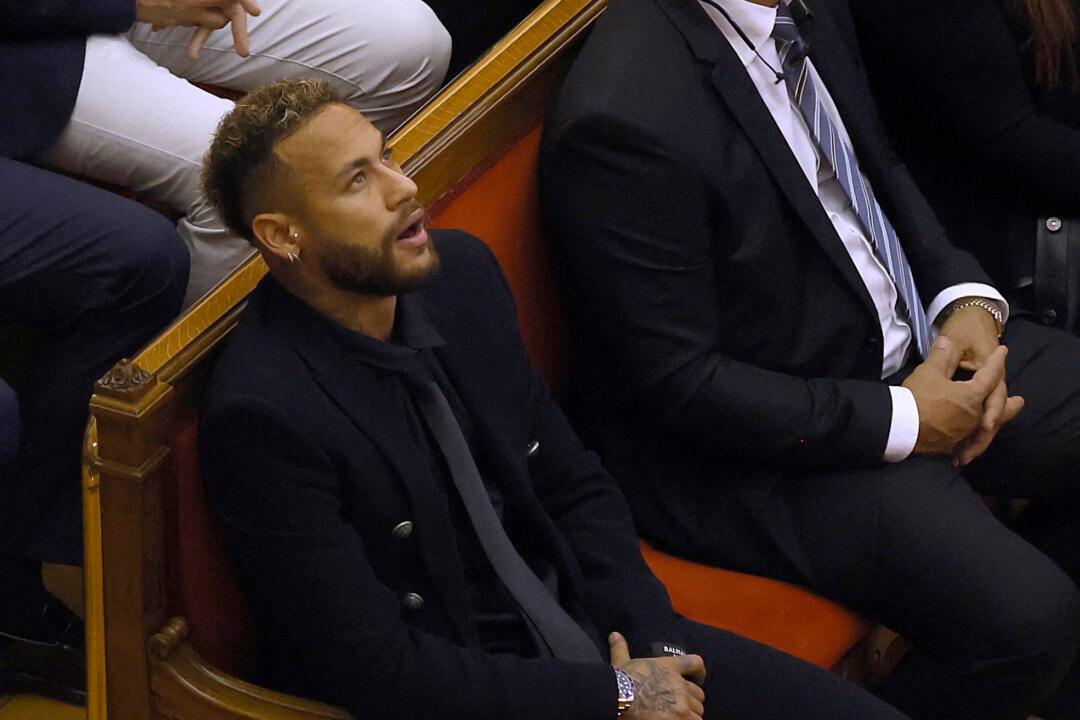 Neymar Appears in Court for 2013 Barcelona Transfer Trial, Set to Testify on Tuesday