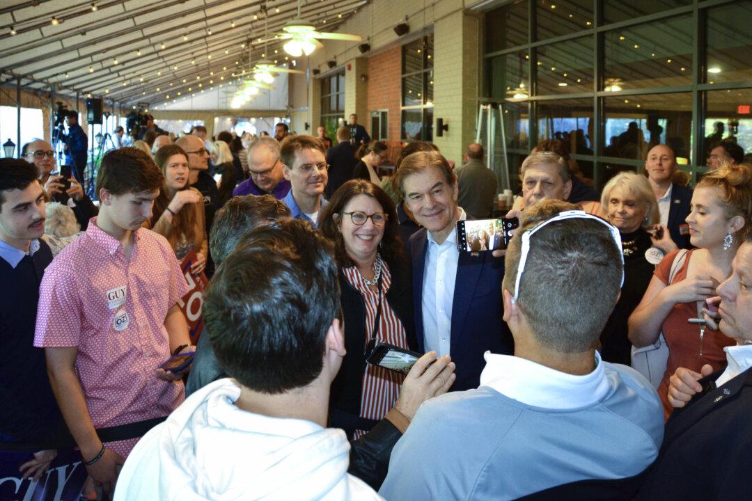 Dr. Oz Hammers Democrat Party on Issues of Economy, Crime, and Fentanyl at Rally in Pennsylvania