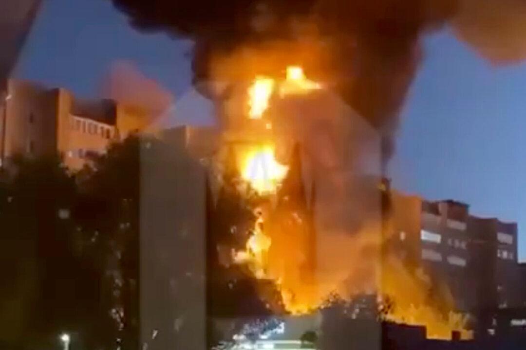 Russian Warplane Crashes Near Apartment Building, Killing 4