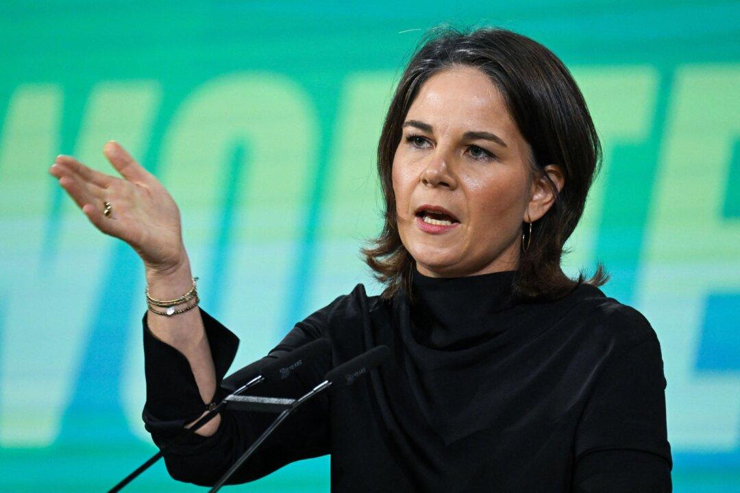 German Foreign Minister Urges Caution Toward Communist China