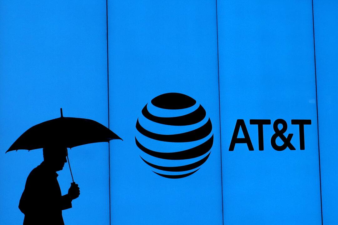 GOP State Treasurers Weigh in on AT&T Following Removal of One America News