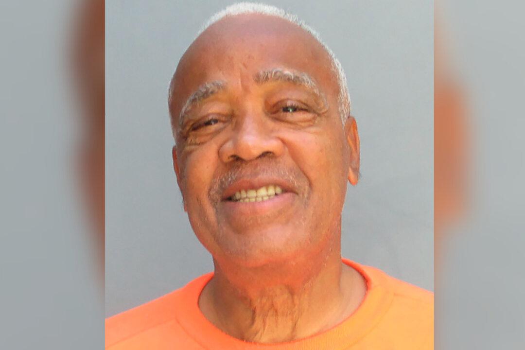 Arizona Death Row Inmate Seeks Forensic Tests in 1980 Deaths