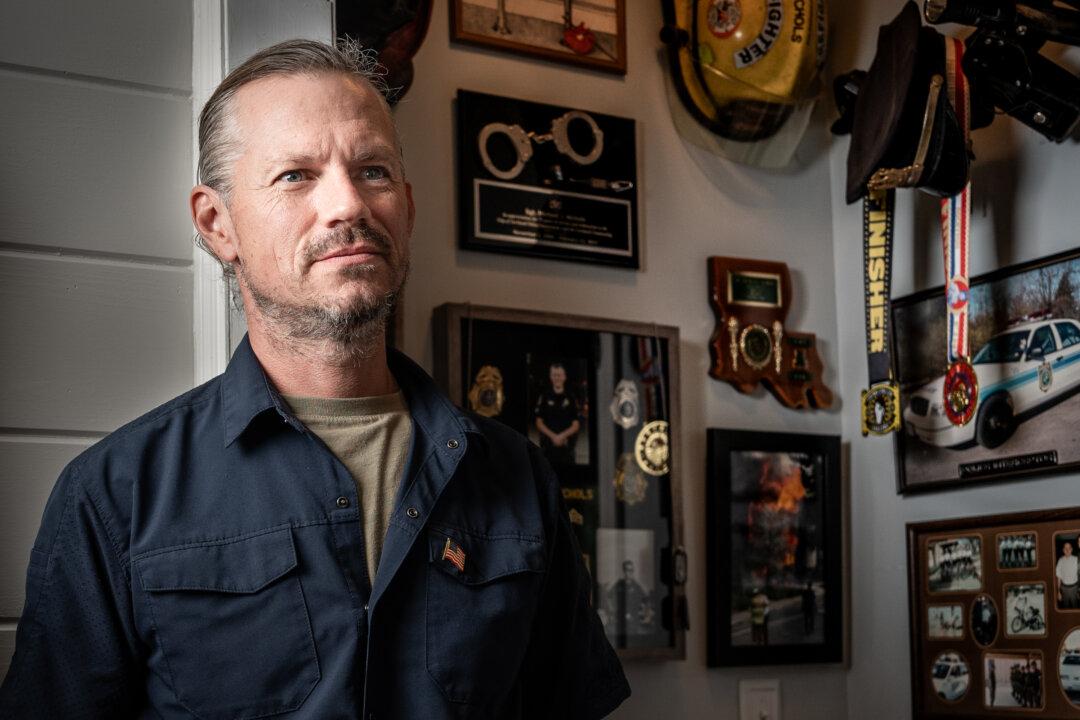 EXCLUSIVE: Retired Police Sergeant, Oath Keeper Helped Rescue Capitol Police on Jan. 6 ‘At the Moment the World Needed It’