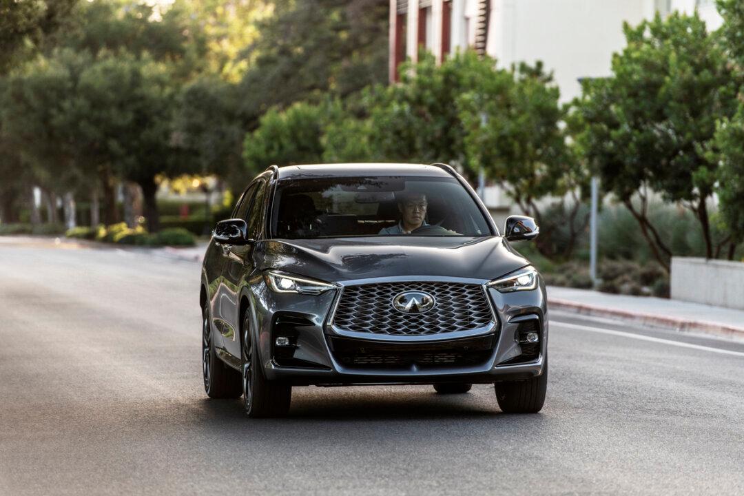 2023 Infiniti QX55 Essential AWD