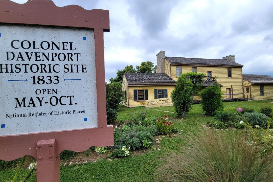 These Mississippi River Towns Offer Real Surprises