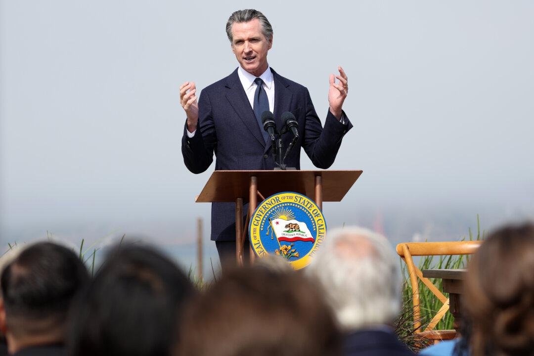 Newsom Says Florida Could Face Criminal Charges After Flights of Illegal Immigrants Land in California
