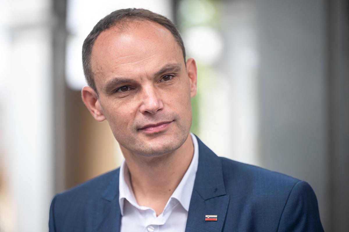 Right-Wing Politician Takes Lead in Slovenia’s Presidential Race, to Face Runoff