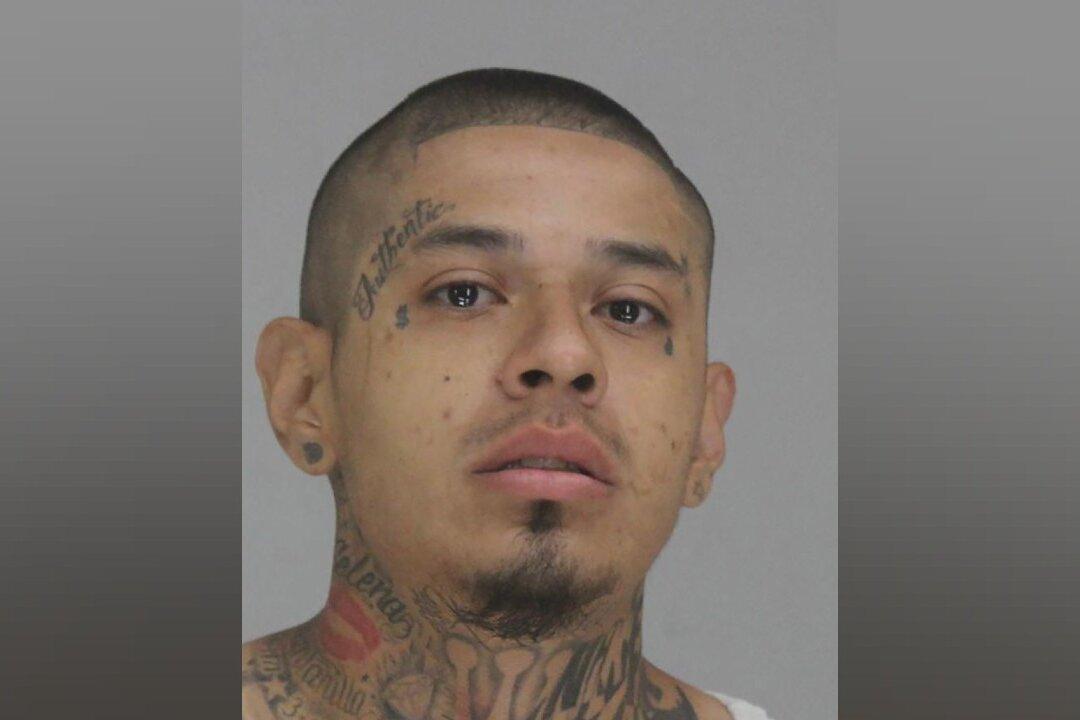 Texas Gov. Orders Investigation After 2 Parolees Accused of Murder While Wearing Ankle Monitors