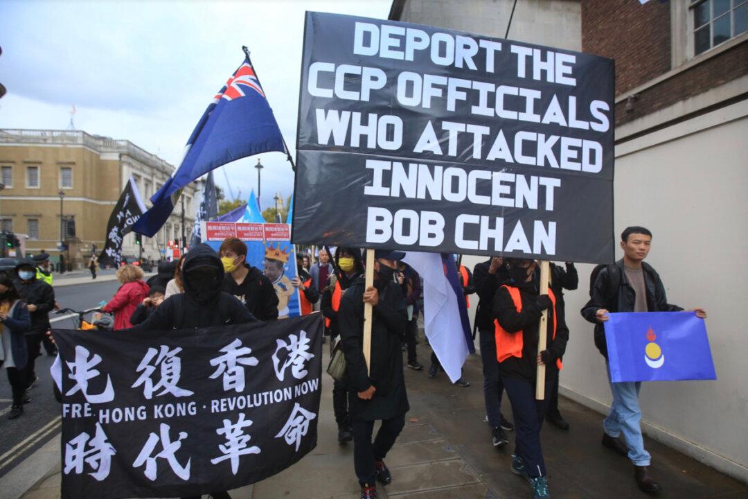 Hongkongers in Over 10 Cities in UK and Canada Protest Against the Attack at Chinese Consulate in Manchester