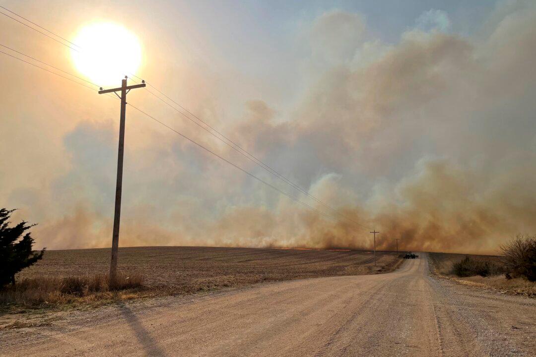 Fires in Nebraska, Iowa Spur Evacuations, Destroy Homes