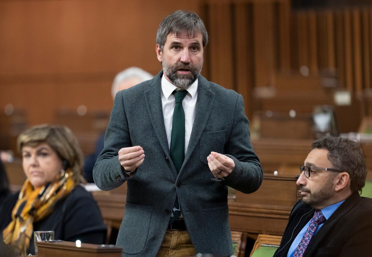 Oil and Gas Emissions Cap Coming to Canada by Next Year, Says Environment Minister