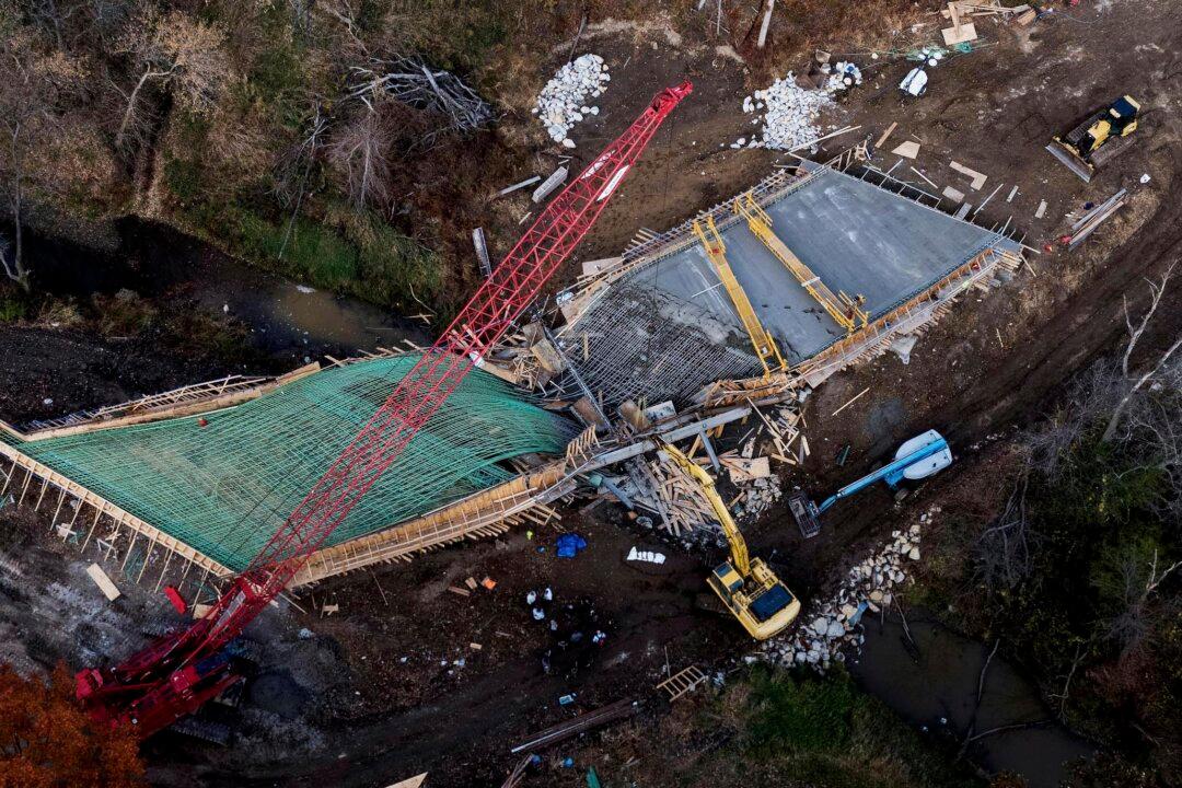 One Construction Worker Dies in Bridge Collapse in Missouri