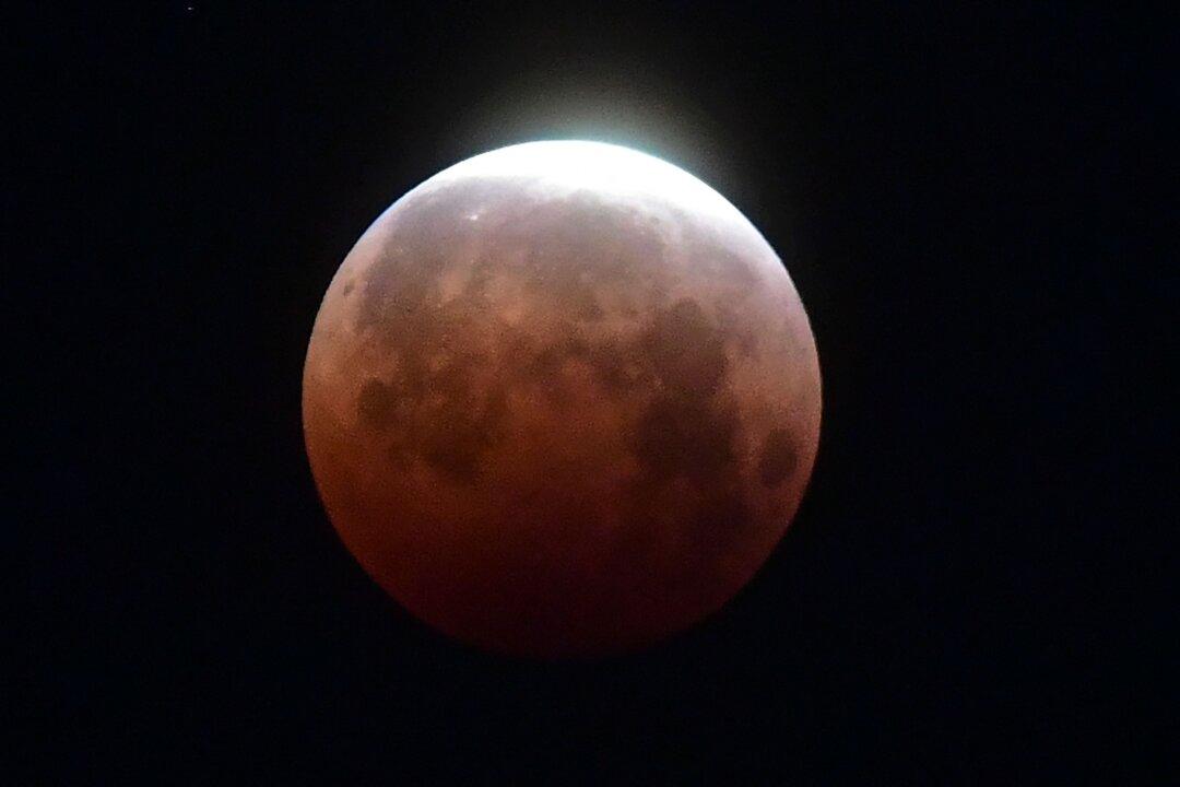 Scientists Looking to Scatter Moon Dust Around Earth to Combat ‘Climate Change’