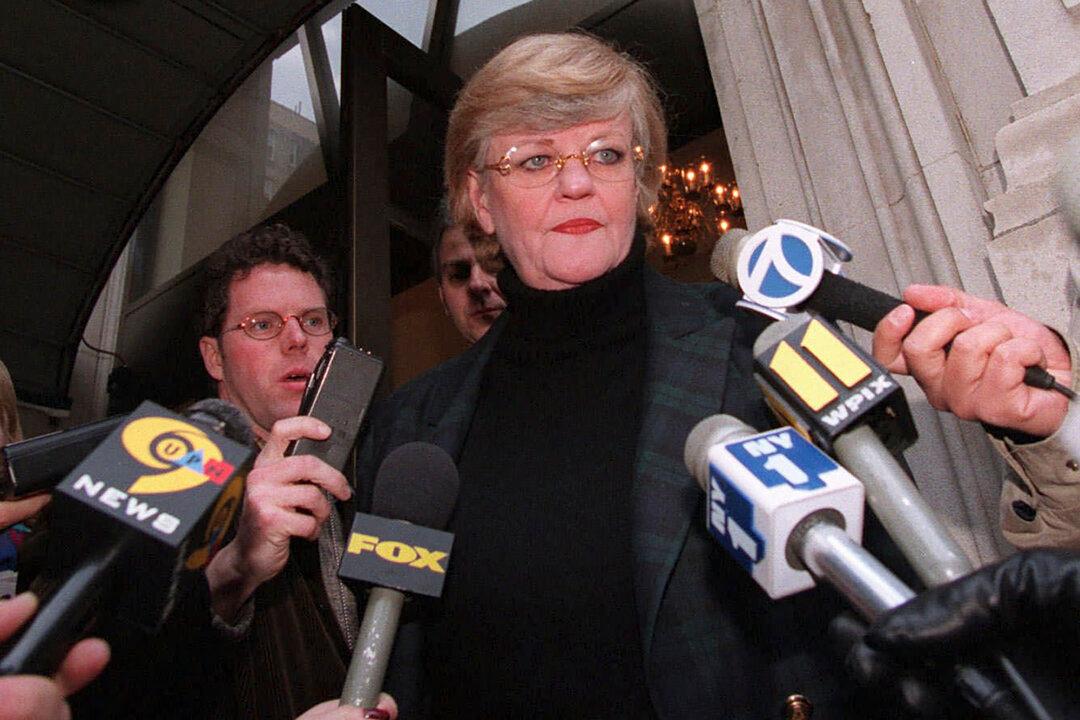 Lucianne Goldberg, Key Figure in Clinton Impeachment, Dies