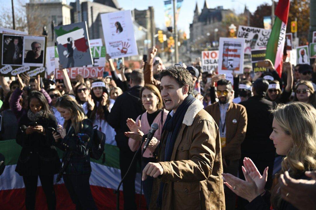 Trudeau Joins Families of Flight 752 in Canada-Wide Protests Against Iranian Regime