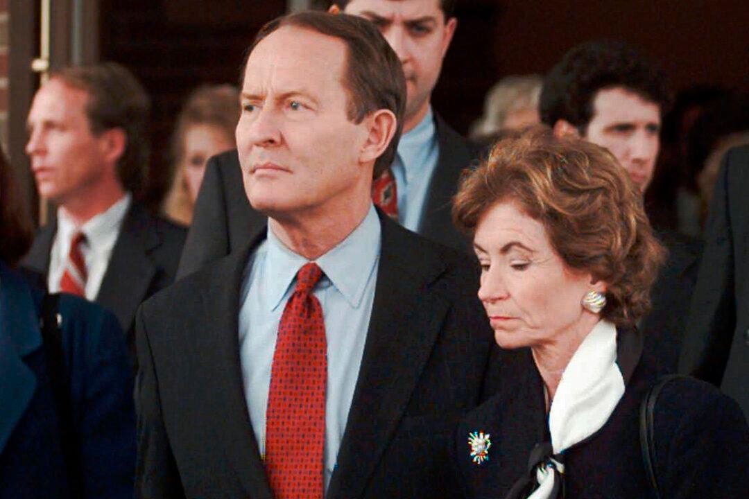 Wife of Former US Sen. Lamar Alexander Dies at Age 77