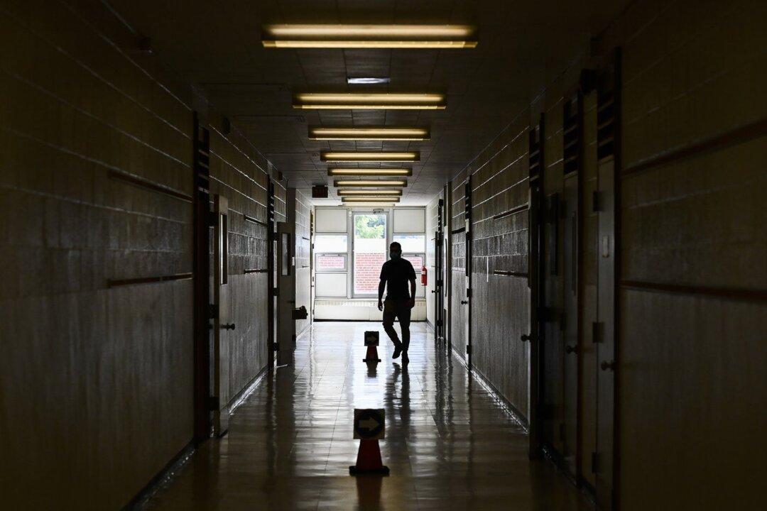 York School Board Memo Directs Teachers to Keep Gender Transition of Students Secret From Parents