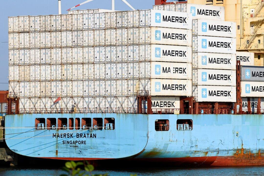 Maersk Sees Container Demand Slowing as Recession Looms