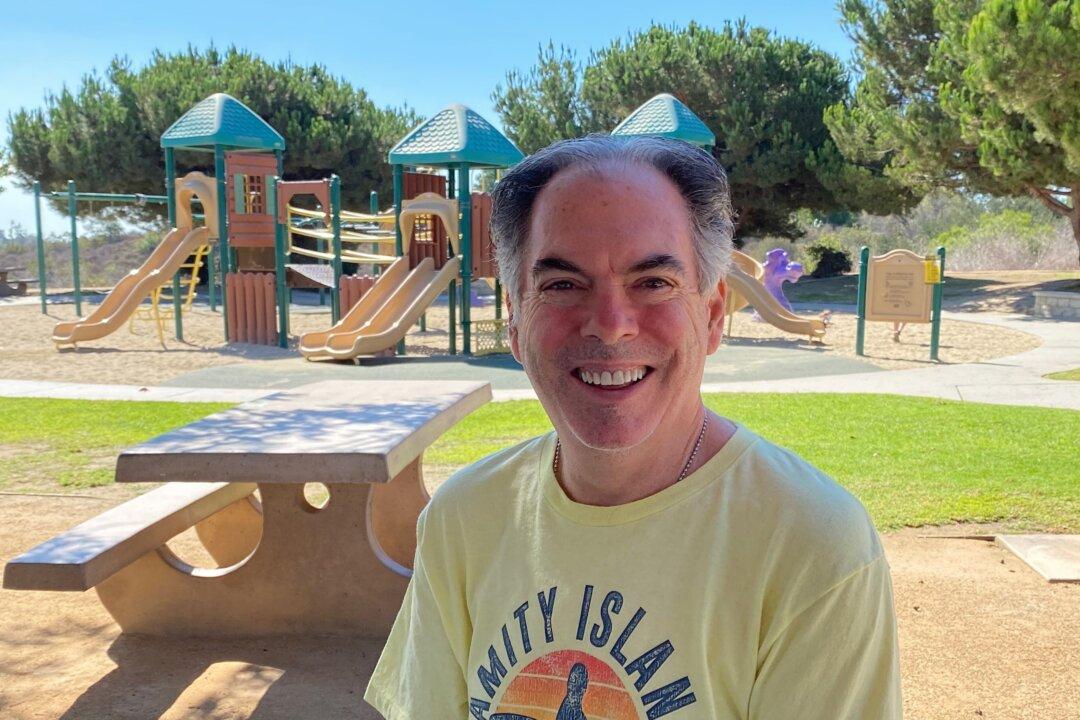 Actor Uses Humor, Vulnerability to Share What Life After 3 Strokes Is Like