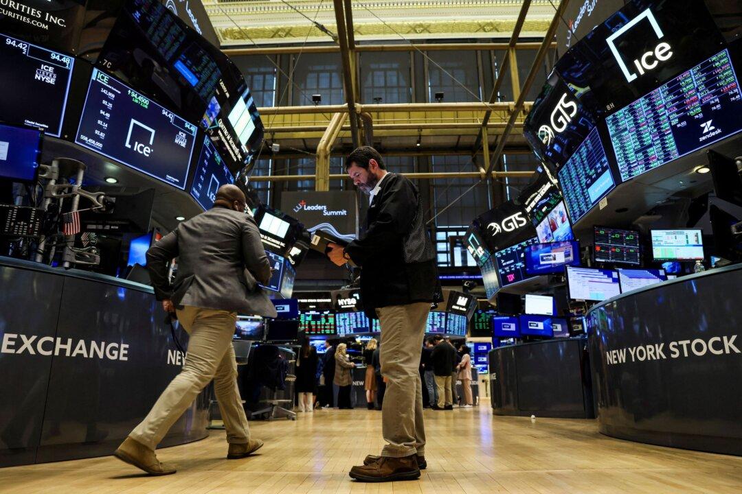 Wall Street Opens Lower on Rate Hike Worries