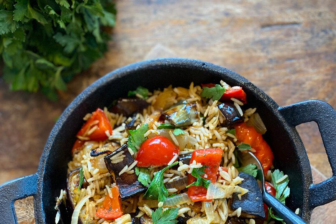 This Mediterranean Pilaf Is the Best of Two Worlds