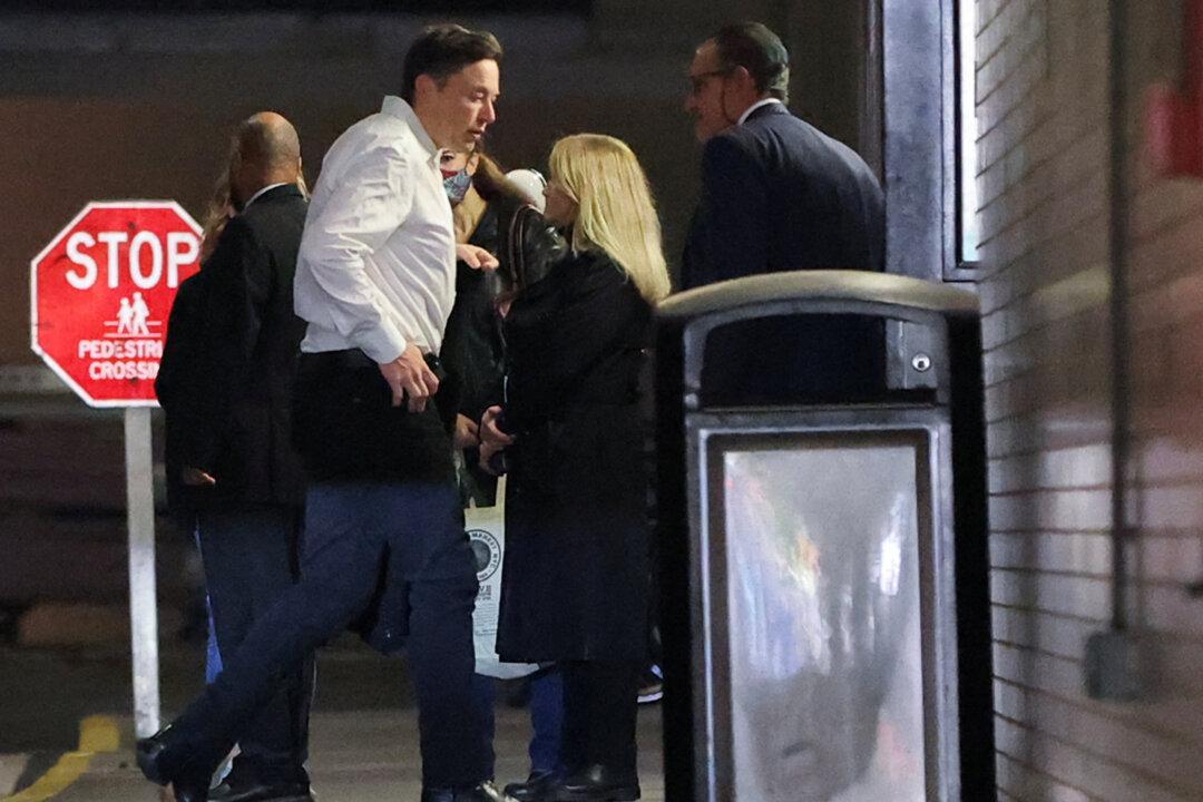 EU Issues Threat to Elon Musk After Twitter Suspends Mainstream Journalists