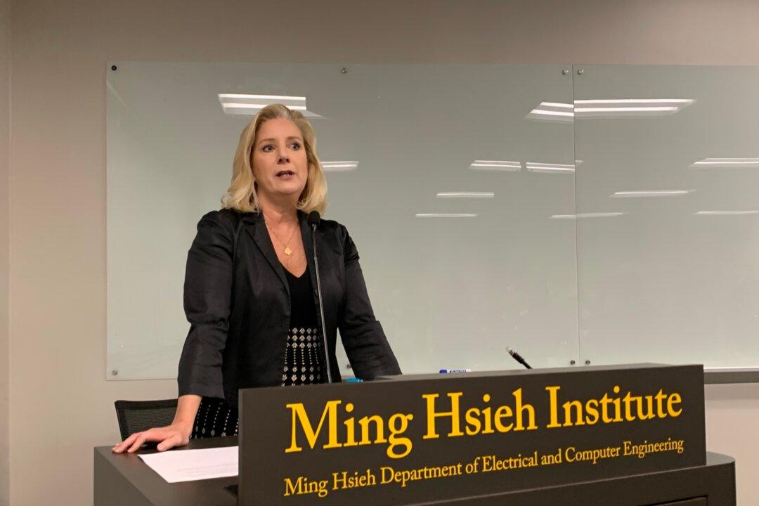 US Army Secretary Expanding Recruitment to Meet Military Challenges From China and Russia