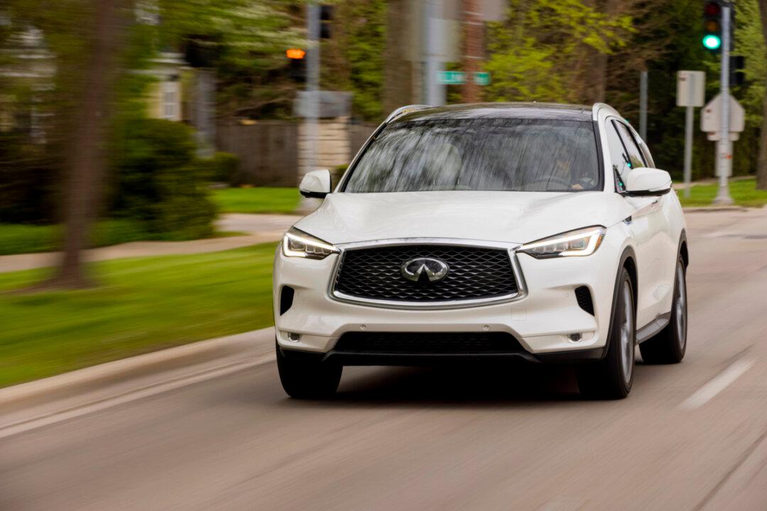 2022 Infiniti QX50 Essential AWD