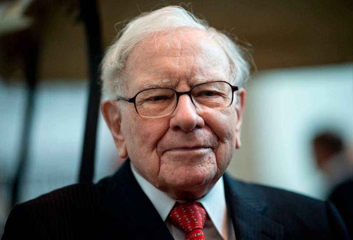 Warren Buffett Sheds Light on Future Governance of His Vast Fortune, Donates to Family Foundations