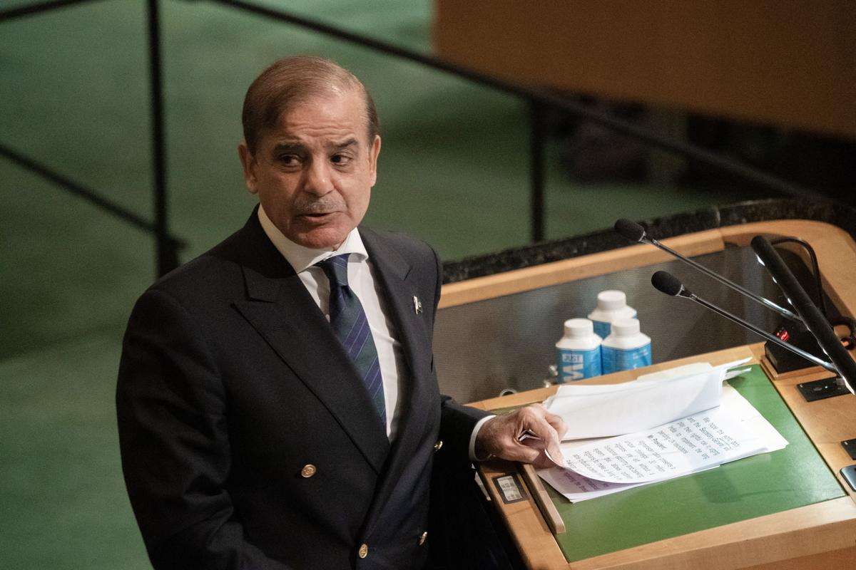 Pakistan’s PM Appoints Former Spy Chief as Head of Military Amid Political Crisis