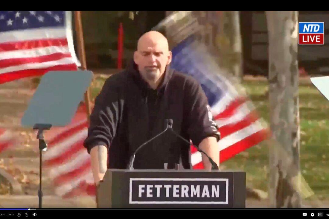 US Flags Fall as Fetterman Kicks Off Campaign Speech