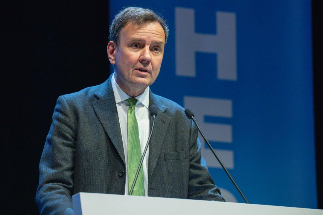 UK Minister Visits Taiwan to ‘Future-Proof’ British Economy