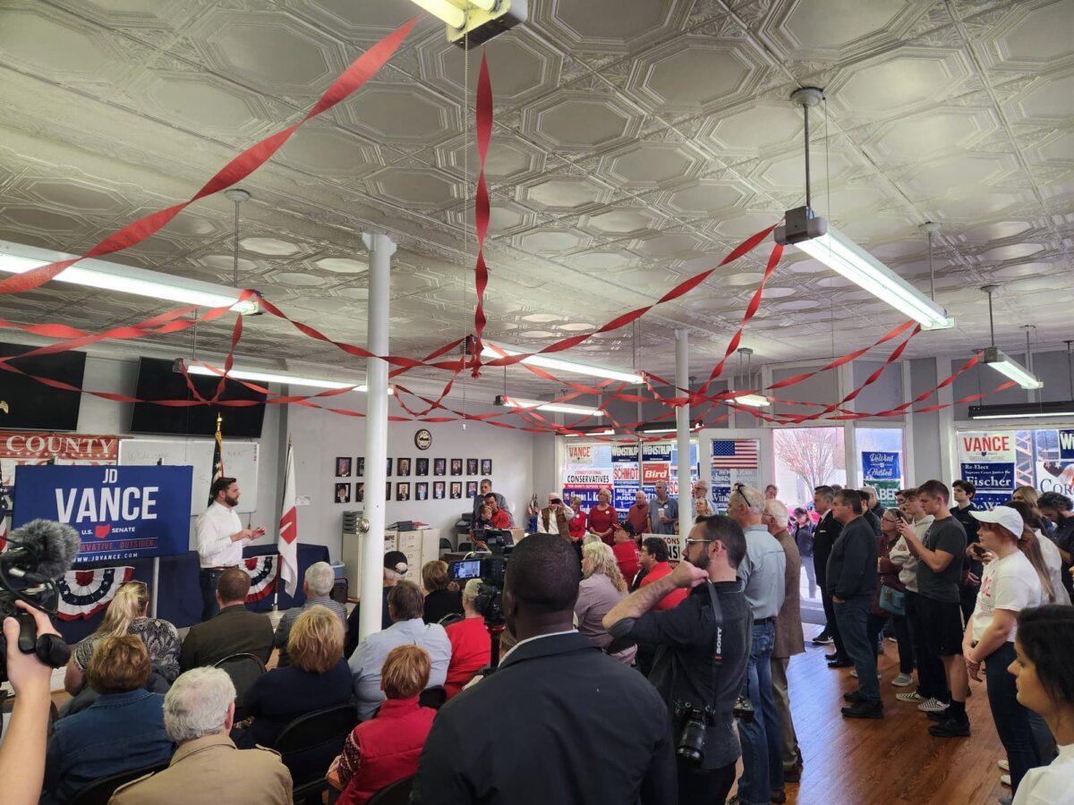 Ohio Republican U.S. Senate nominee J.D. Vance talks to a crowd in Batavia, Ohio, on Nov. 5, 2022. (Jeff Louderback/Epoch Times)