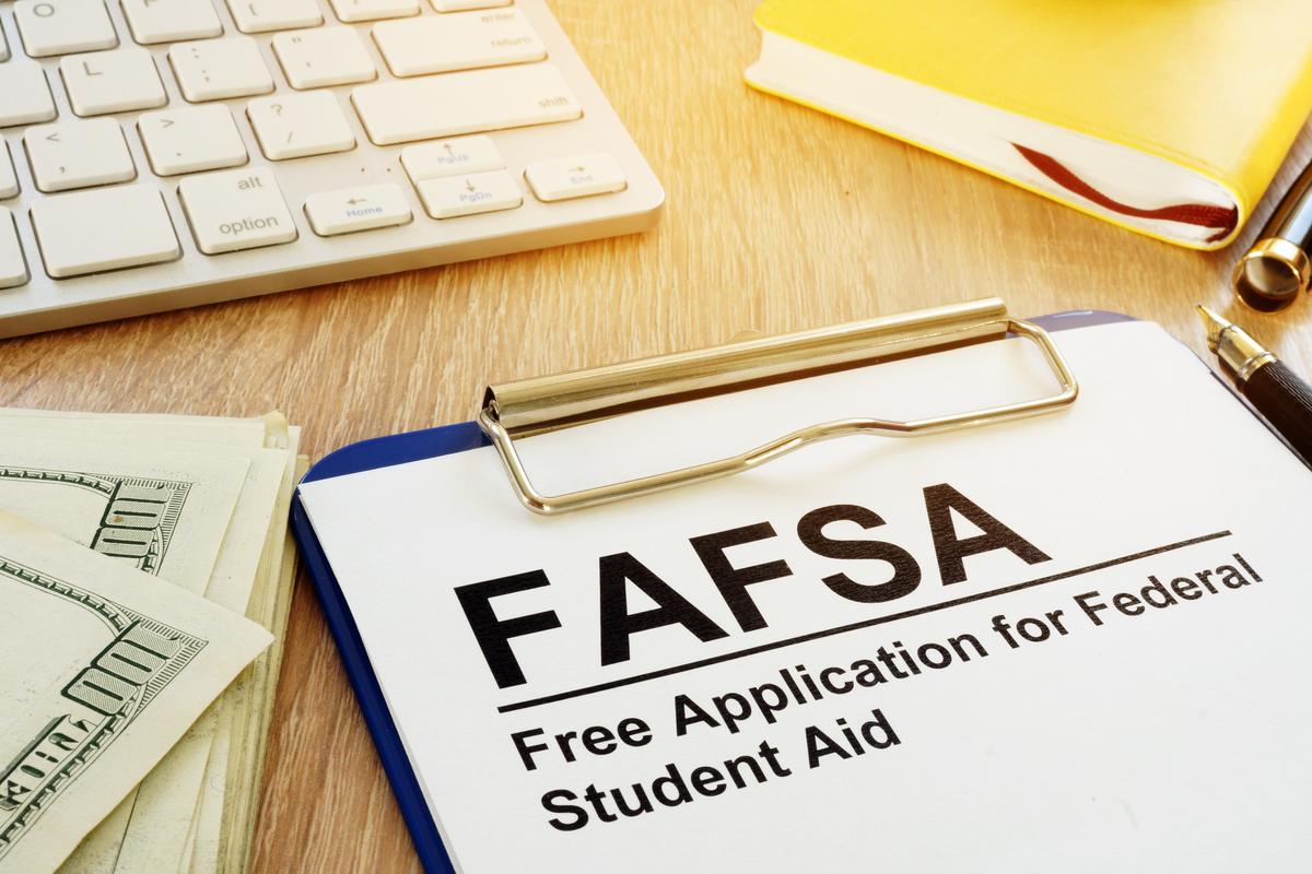 Family Finances: The Advantages of Filling out the FAFSA