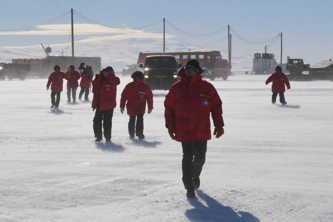 Travel to Antarctica Suspended Amid COVID-19 Outbreak