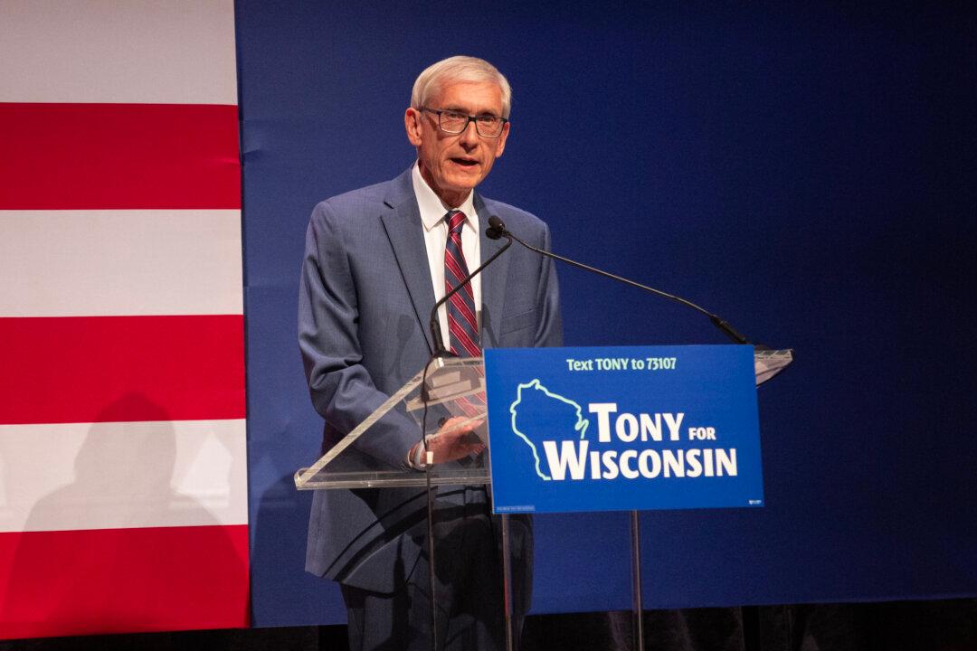 Spending in Wisconsin Governor’s Race Shatters Record