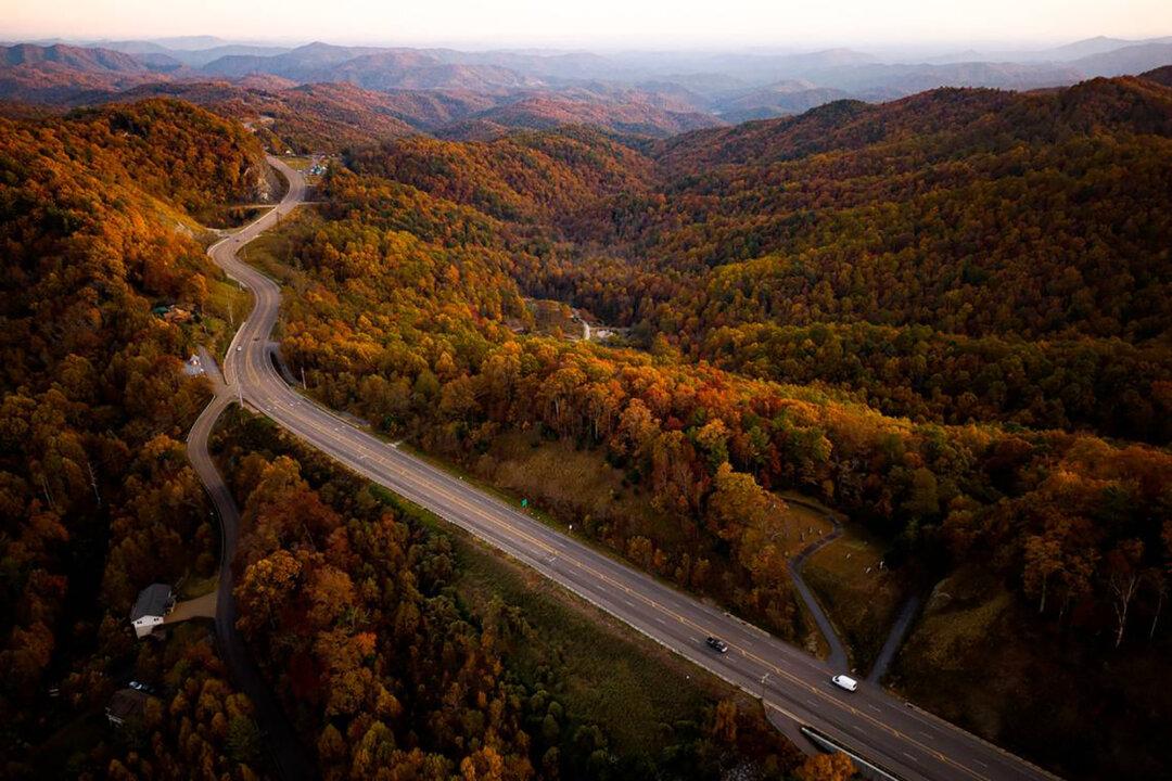 Explore These 5 Budget-Friendly Road Trips Across the Carolinas This Fall and Winter