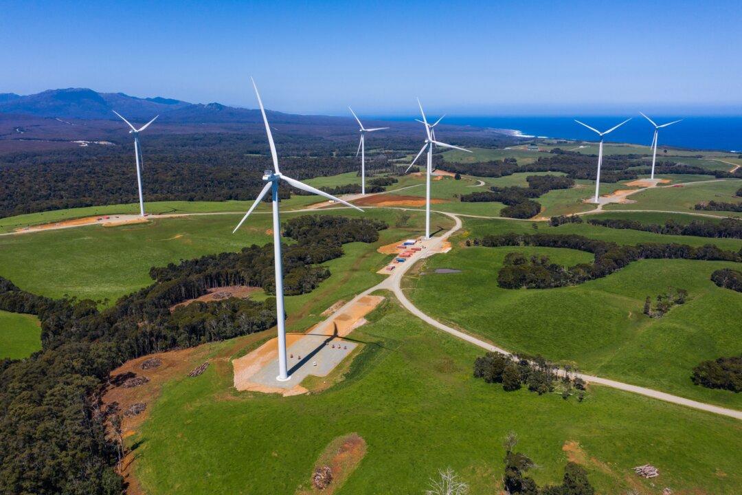 Who Bears the Cost of Taking Down Wind Turbines Once They Expire?