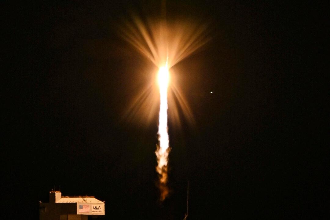 US Weather Satellite, Test Payload Launched Into Space