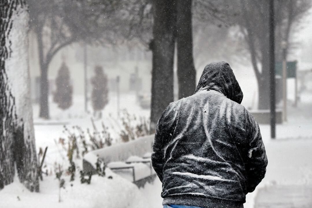 1st Winter Storm of Season Rolling Through Montana, Dakotas