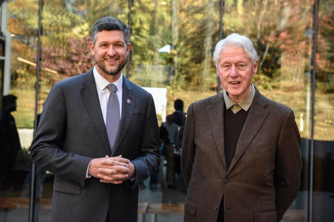 More Democrats Win Reelection as Republicans Face Prospect of Ultrathin House Majority