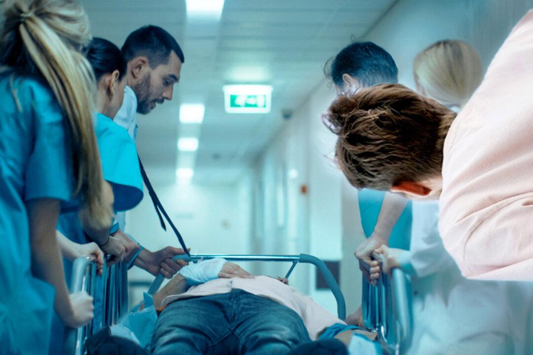 Atheist Doctor Becomes a Believer After Near-Death Experiencer Encounter Leaves Him Wonderstruck
