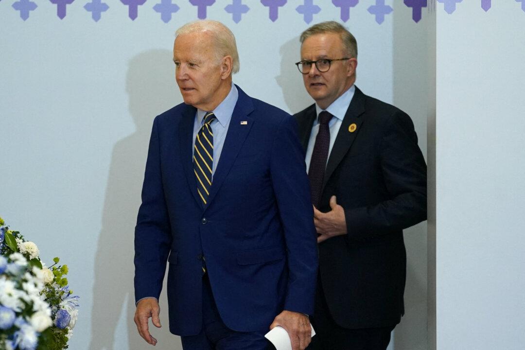 Biden Discusses Security Pact, Taiwan Strait With Australian Prime Minister