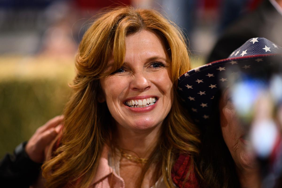 Republican Candidate for Oregon Governor Concedes to Democrat