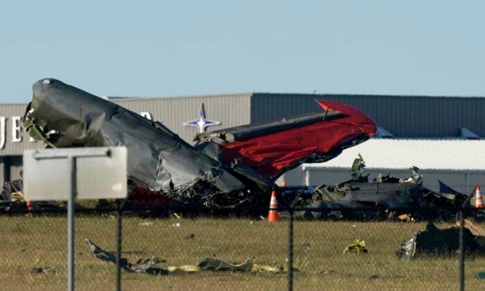 6 Dead After 2 Planes Collide During Airshow in Dallas