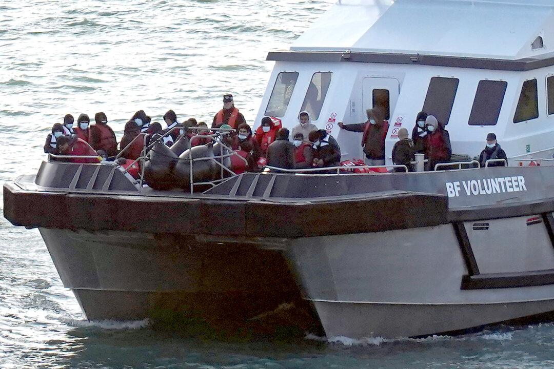 Report: Over 1,300 Underage Asylum Seekers Wrongly Assessed as Adults