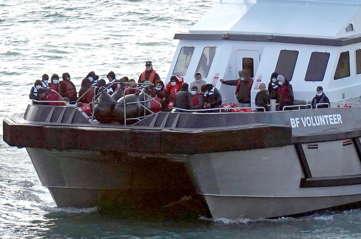 Iran and Turkey Illegal Immigrants Overtake Albanians in Small Boat Arrivals