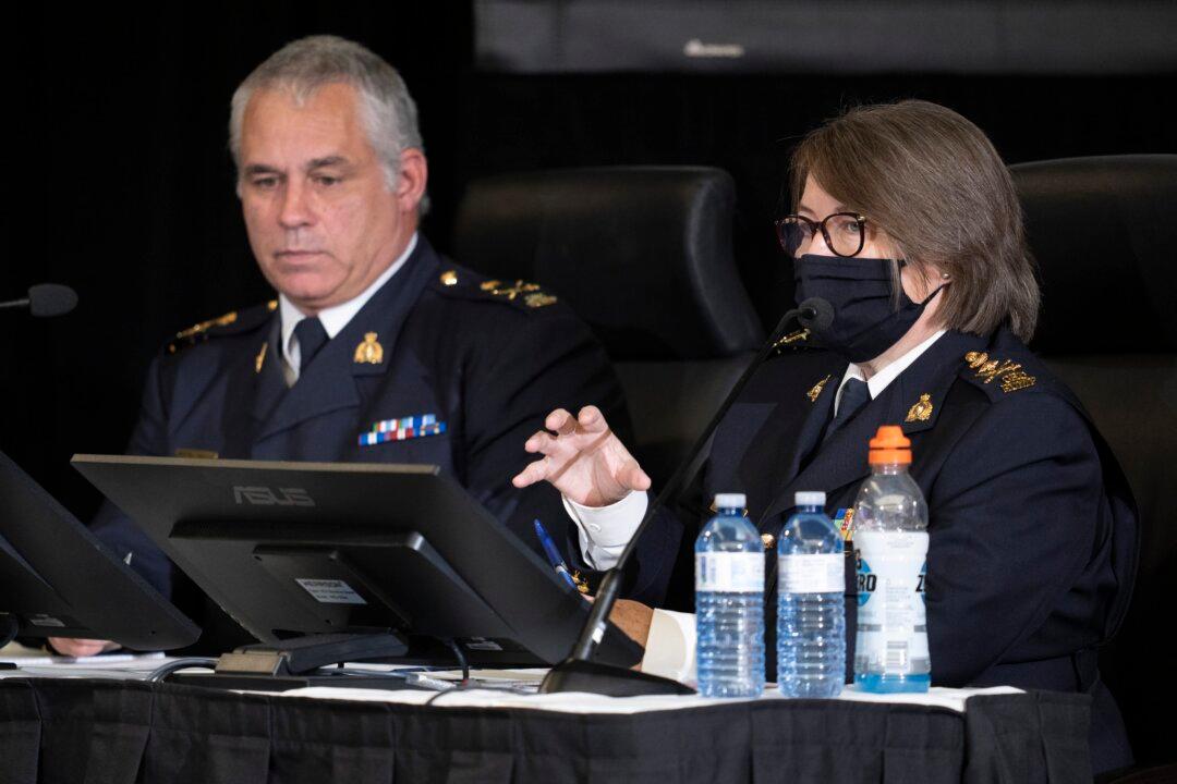 RCMP Commissioner Says She Received No Political Pressure to Deal With Freedom Convoy